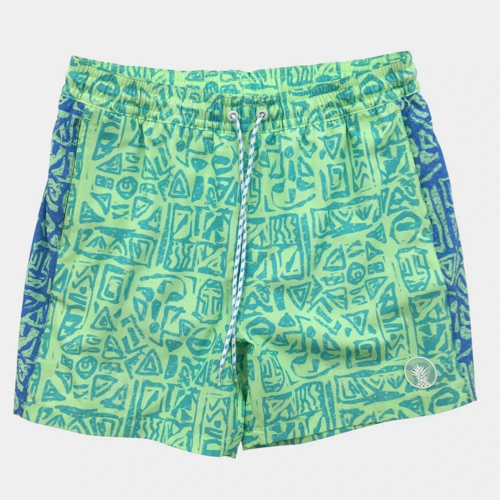 Chubbies Mens Swim Trunks Large 5.5 Inseam Green Blue Tiki Tribal Board Shorts